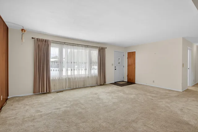 $300,000 | 4934 Warsaw Street, Jackson, MI 49201