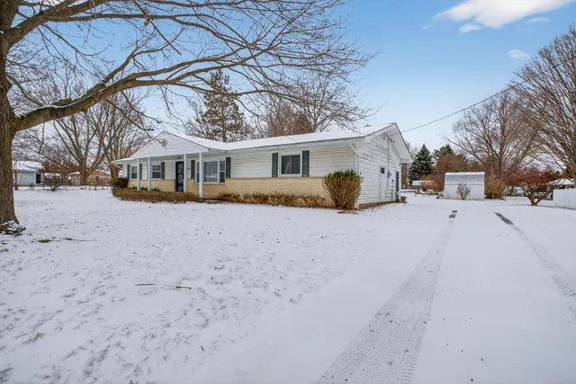 $300,000 | 4934 Warsaw Street, Jackson, MI 49201