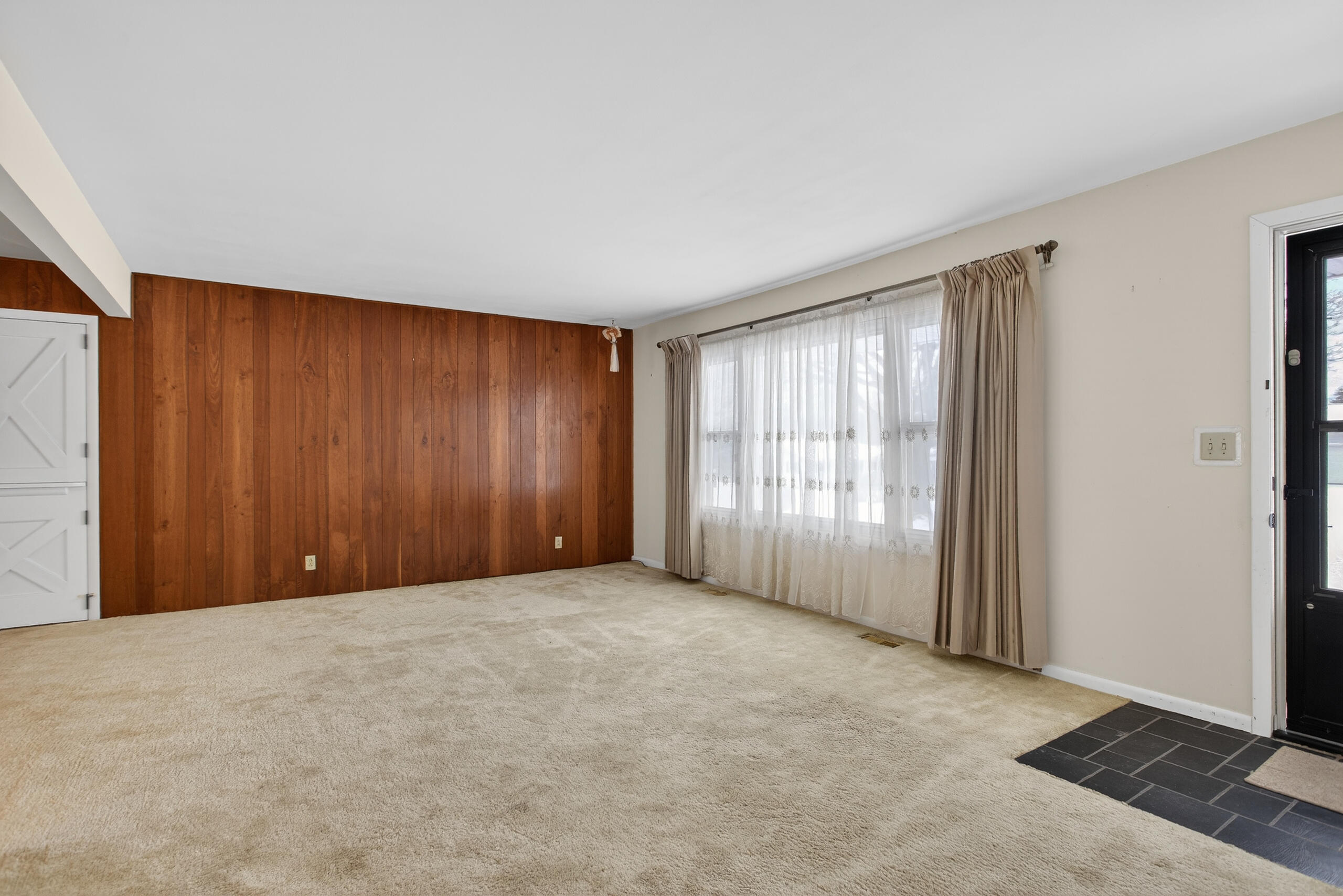 4934 Warsaw Street Jackson, MI 49201 - Photo 7 of 46 002_0N0A8162