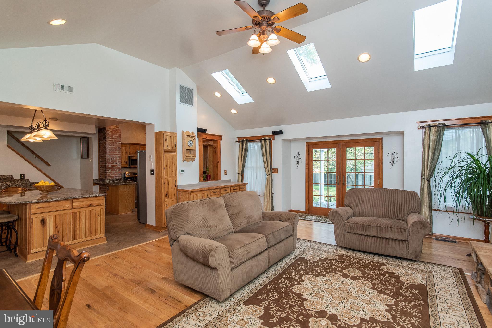 889 Maple Tree Road Severn, MD 21144 - Photo 22 of 63 Family Room