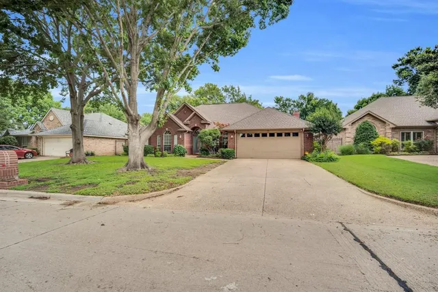 $2,900 | 1206 Brook Arbor Drive, Mansfield, TX 76063