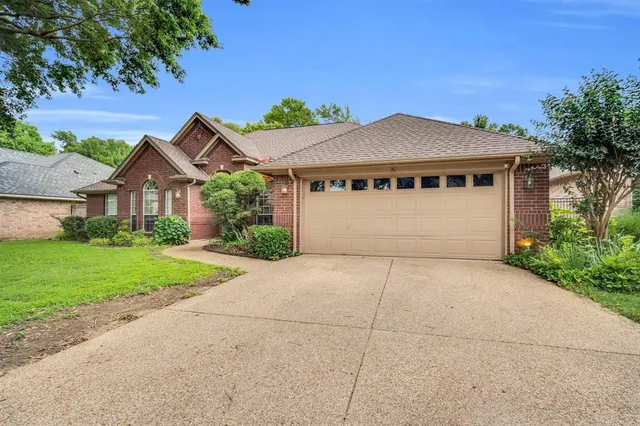 $2,900 | 1206 Brook Arbor Drive, Mansfield, TX 76063