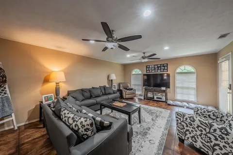 $249,990 | 613 Overlook Drive North, Kerens, TX 75144
