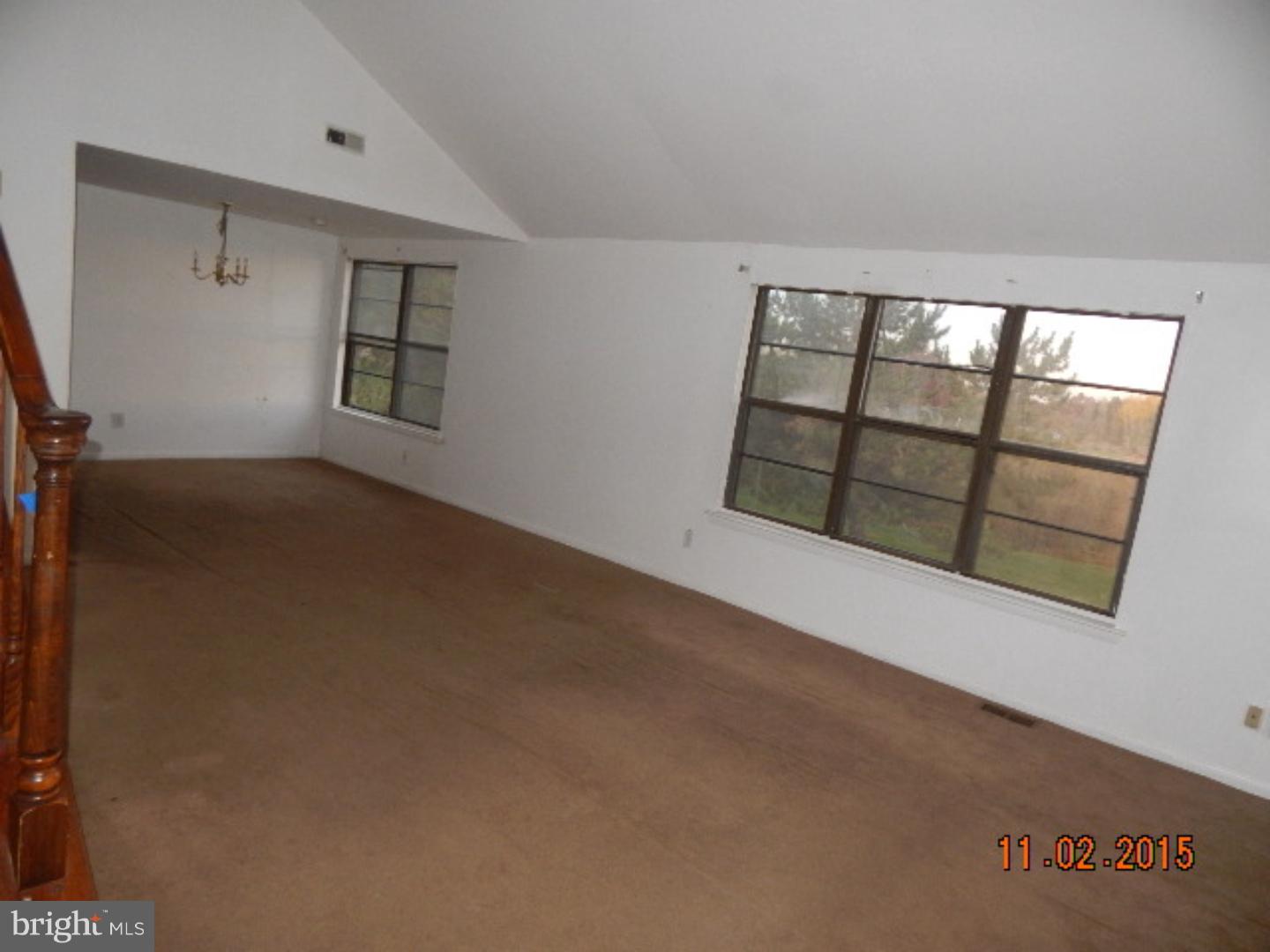 121 Chaucer Road Mount Laurel, NJ 08054 - Photo 2 of 12