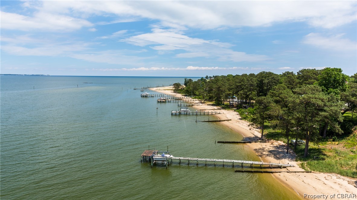 1600 North End Road Deltaville, VA 23043 - Photo 2 of 43 Gallery Image 2
