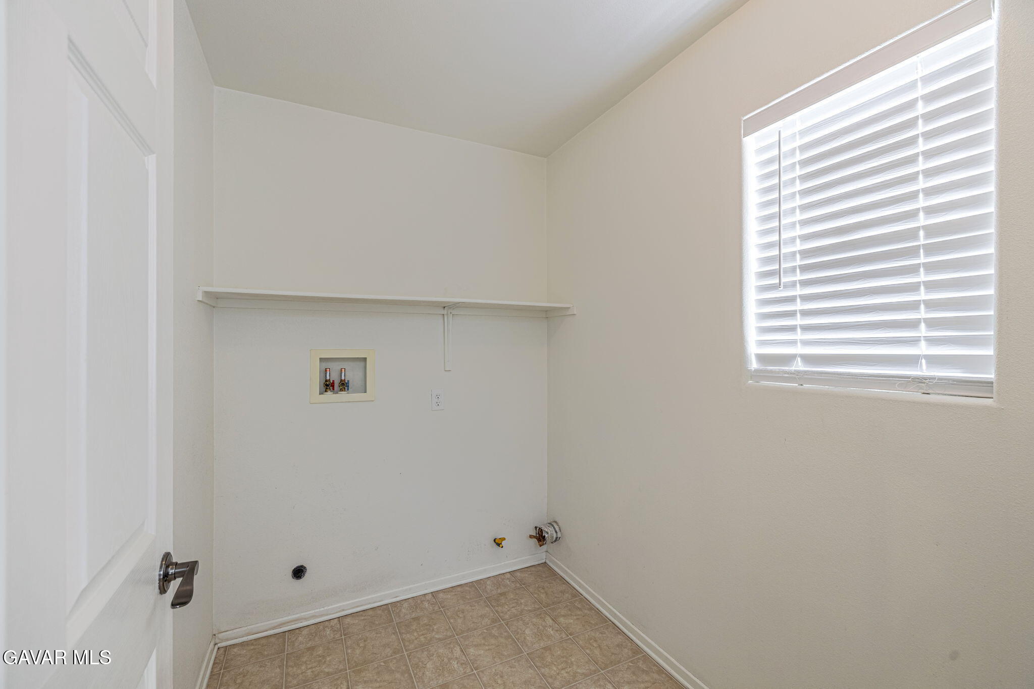 2400 Sunset Ridge Drive Rosamond, CA 93560 - Photo 21 of 34 a view of small space