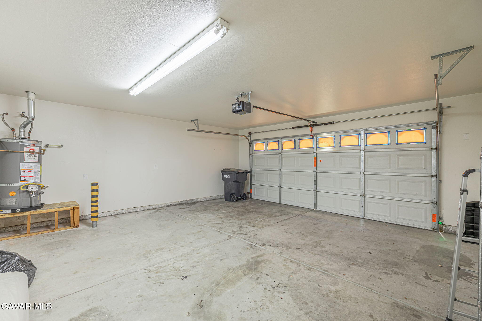 2400 Sunset Ridge Drive Rosamond, CA 93560 - Photo 22 of 34 a view of garage