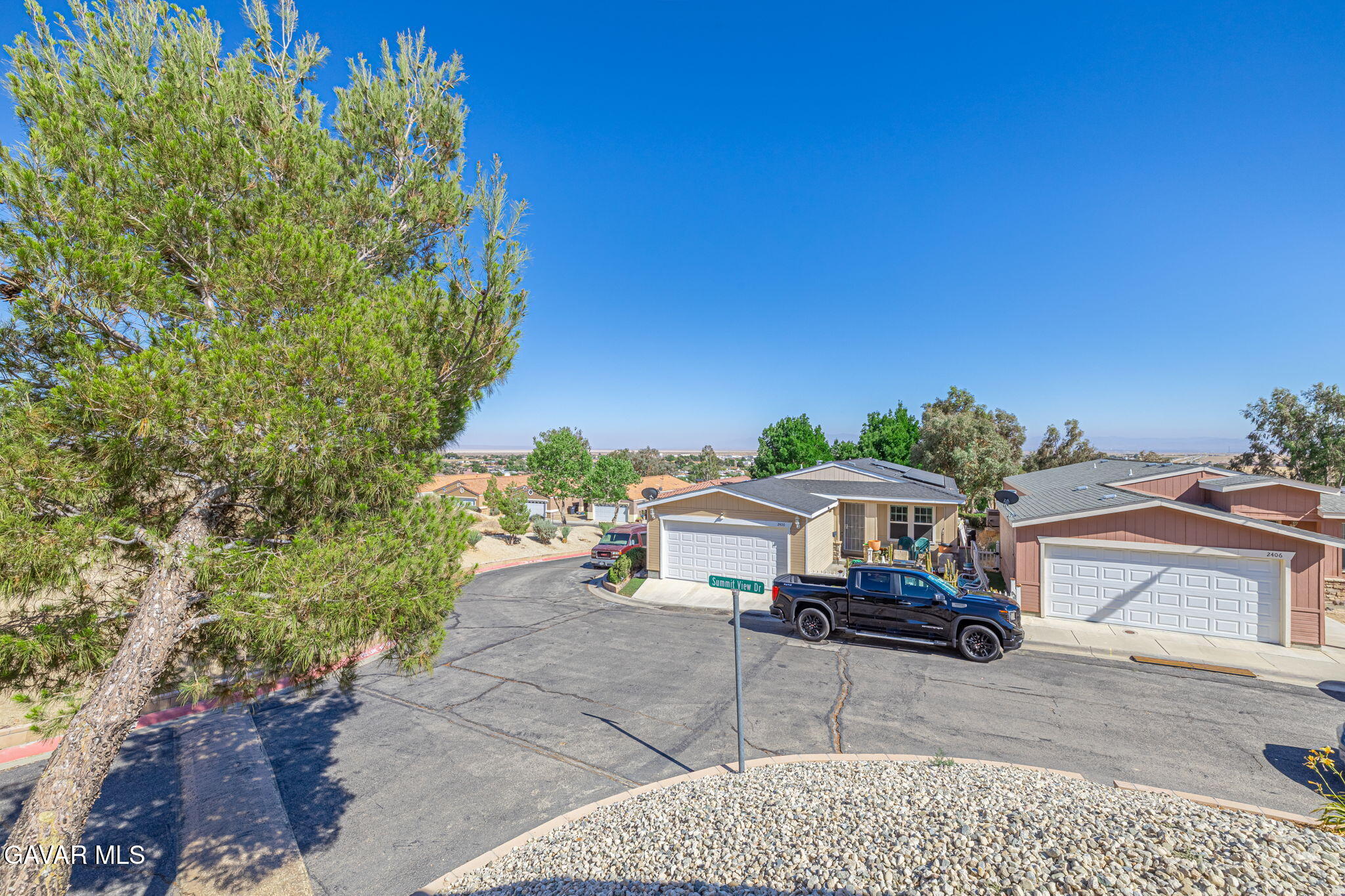 2400 Sunset Ridge Drive Rosamond, CA 93560 - Photo 28 of 34 a house view with a garden space