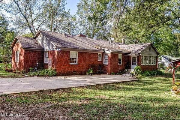 $384,900 | 4652 Highway 51, Senatobia, MS 38668