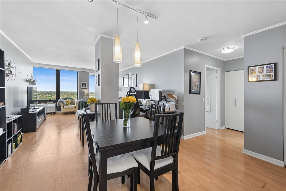 5320 North Sheridan Road, Unit 1911 Chicago, IL 60640 - Photo 18 of 26