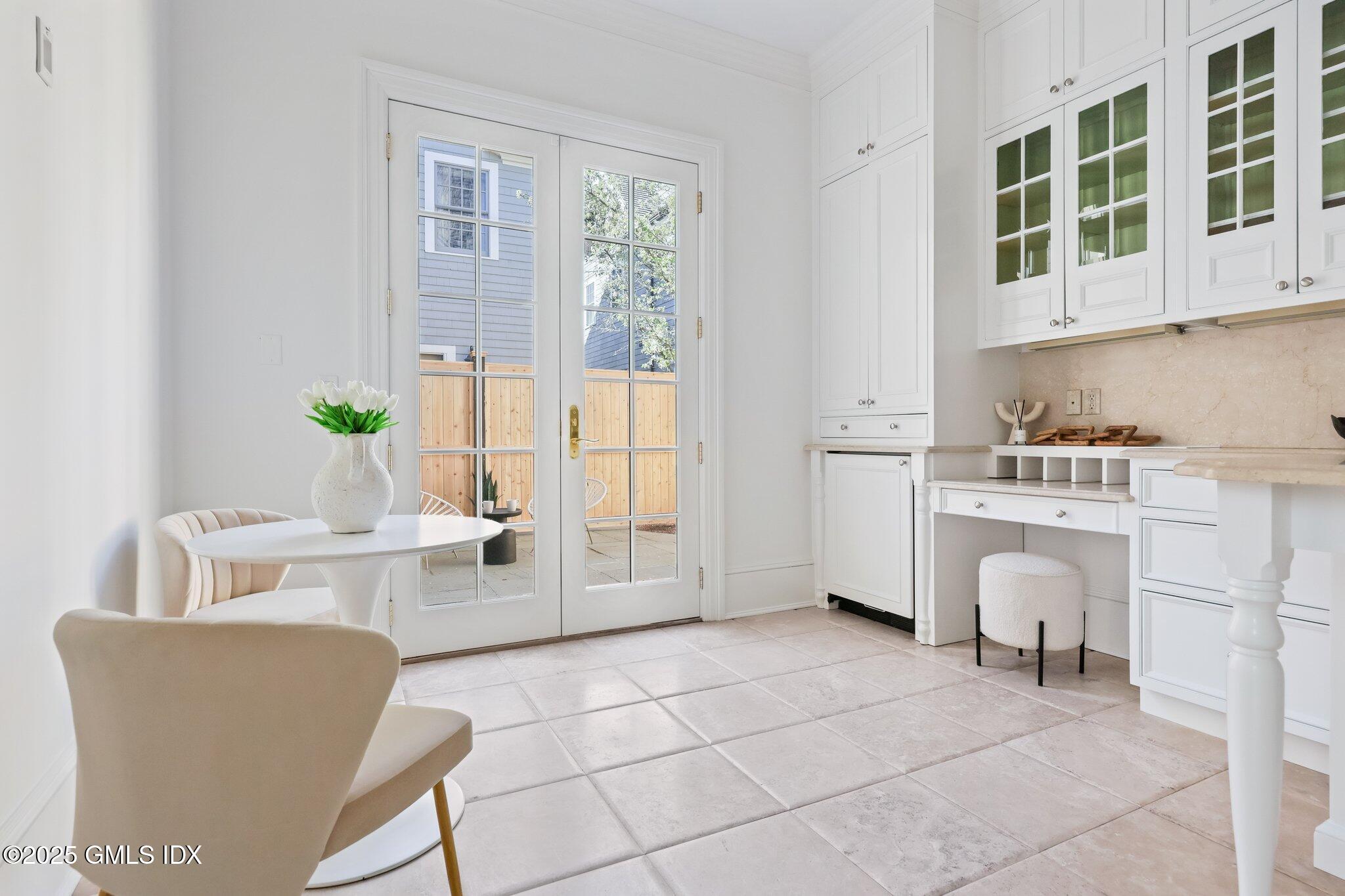90 East Elm Street, Unit 1 Greenwich, CT 06830 - Photo 15 of 39 16-web-or-mls-90-e-elm-st-unit-1