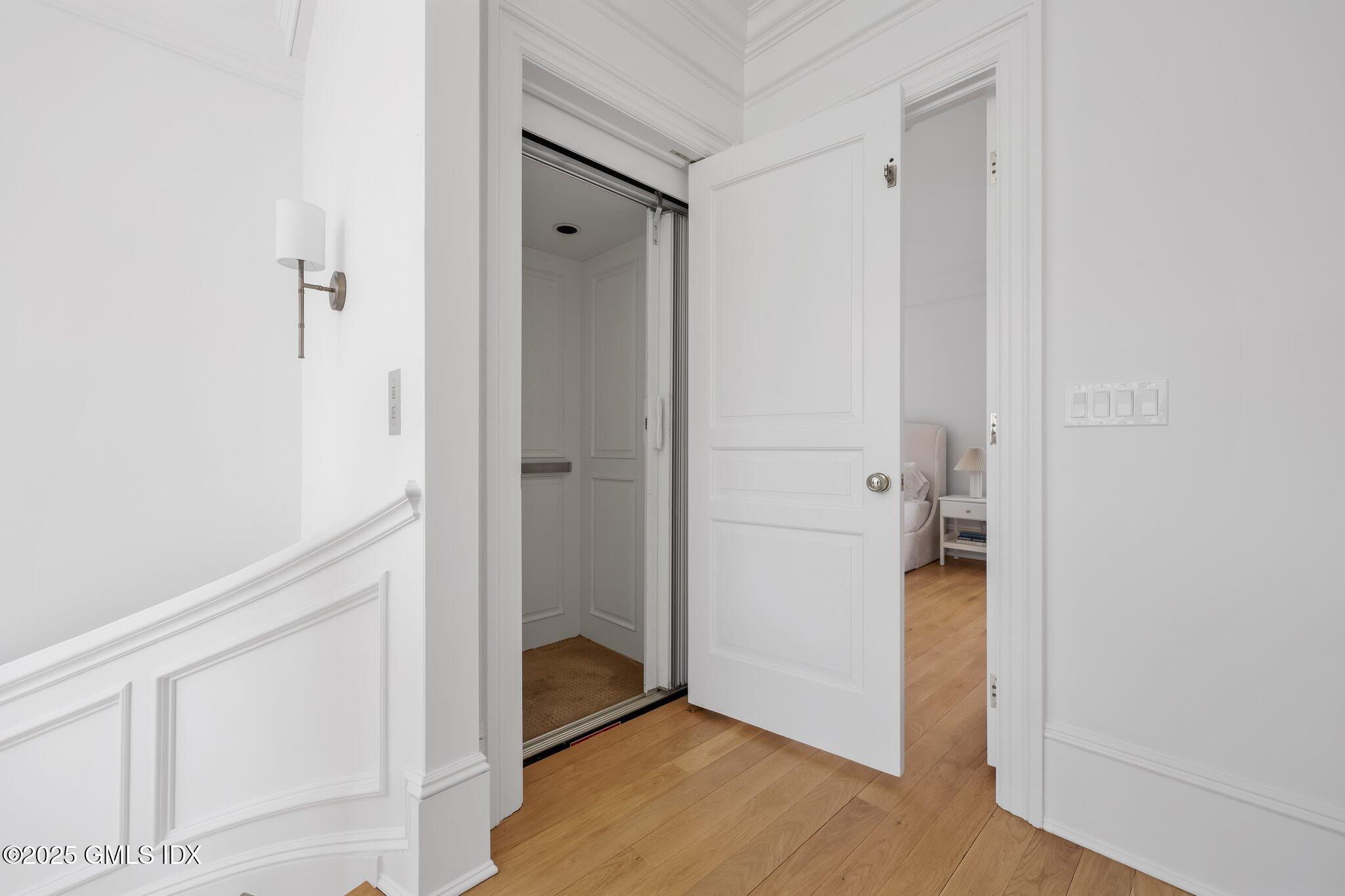 90 East Elm Street, Unit 1 Greenwich, CT 06830 - Photo 18 of 39 43-web-or-mls-90-e-elm-st-unit-1
