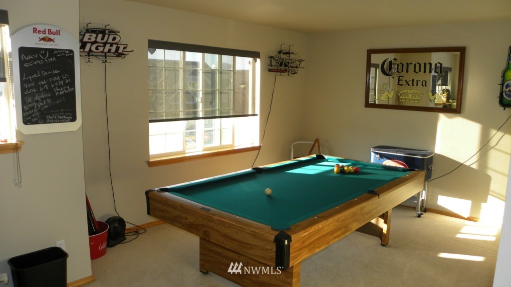 1056 Ilwaco Place Northeast Renton, WA 98059 - Photo 10 of 13 Gallery Image 10
