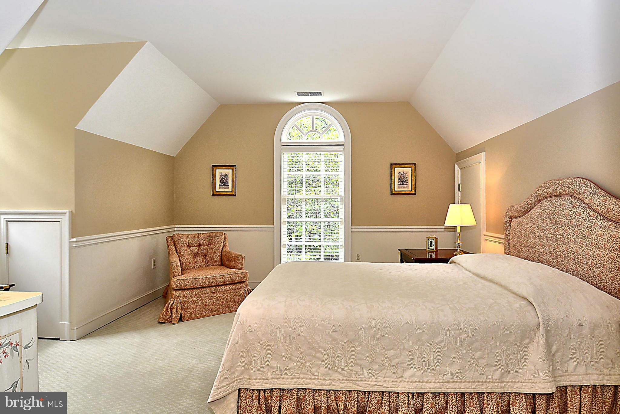 8741 Persimmon Tree Road Potomac, MD 20854 - Photo 22 of 30 Separate private guest suite bedroom over garage