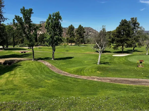 $675,000 | 4650 Dulin Road, Unit SPC 1, Fallbrook, CA 92003