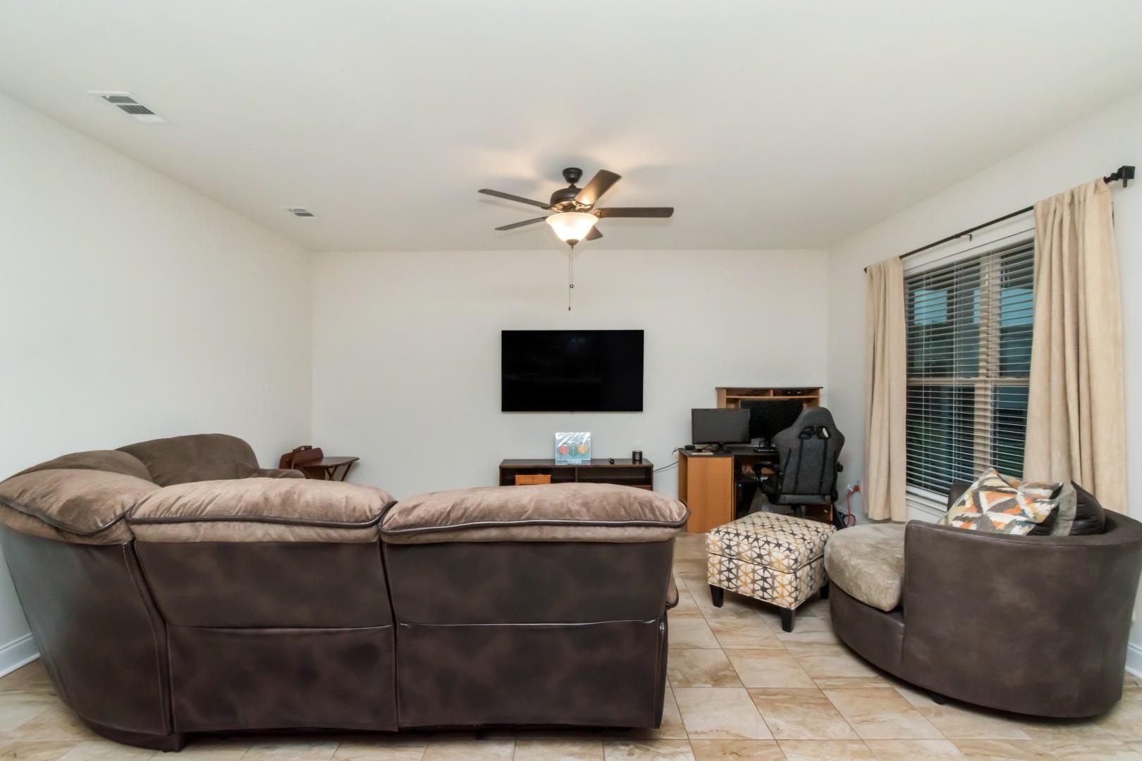 10714 Brodick Loop Daphne, AL 36527 - Photo 14 of 26 Living Room