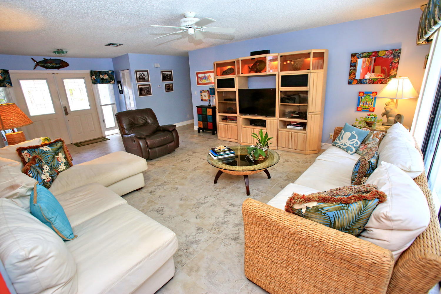 17700 Holly Brook Way Boca Raton, FL 33487 - Photo 15 of 33 015-18-Living Room