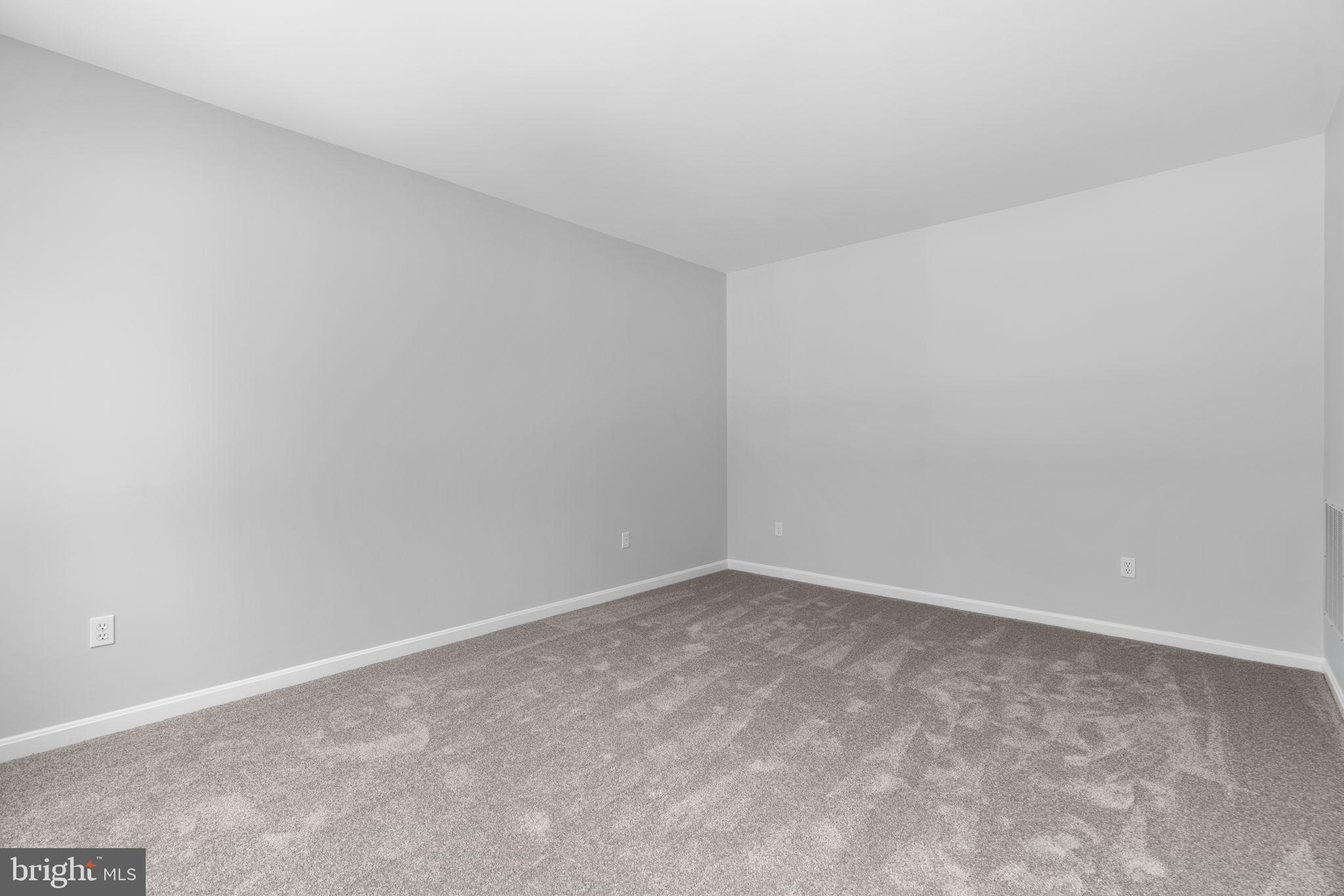 10684 Quarterstaff Road Columbia, MD 21044 - Photo 8 of 84 Living room with new carpet