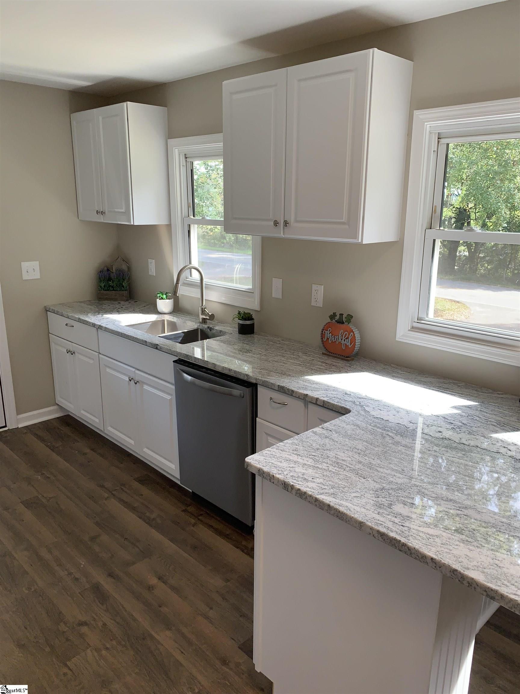 226 State Rd S-39-190 Pickens, SC 29671 - Photo 10 of 23