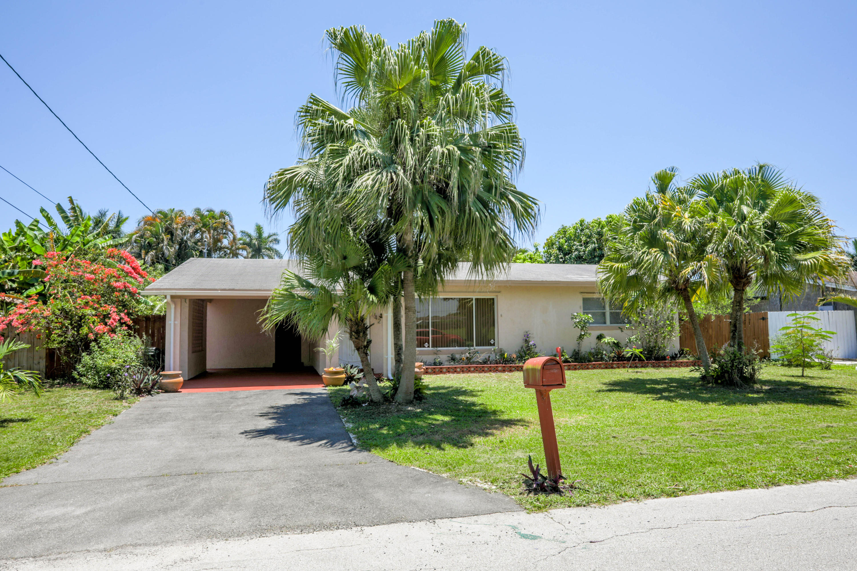 4216 Gulfstream Road Lake Worth, FL 33461 - Photo 3 of 67 L45A8671