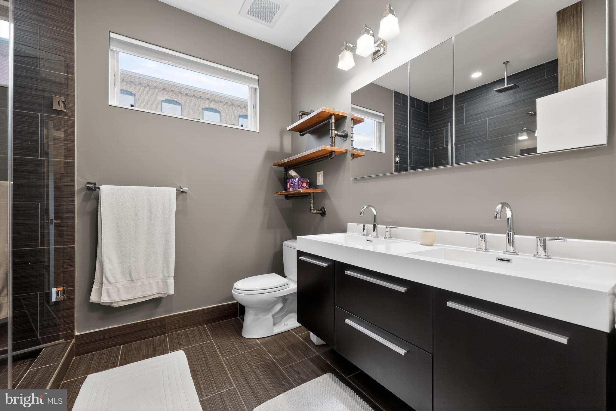 1724 Tulip Street Philadelphia, PA 19125 - Photo 37 of 53 3rd floor primary suite bathroom