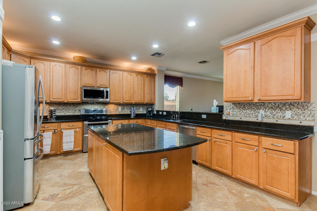 18339 North Stonegate Road Maricopa, AZ 85138 - Photo 9 of 50 12-Stonegate