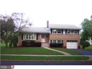 28 Vista Road Wyomissing, PA 19610 - Photo 1 of 6 Gallery Image 1