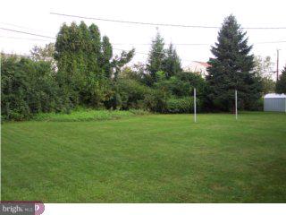 28 Vista Road Wyomissing, PA 19610 - Photo 4 of 6 Gallery Image 4