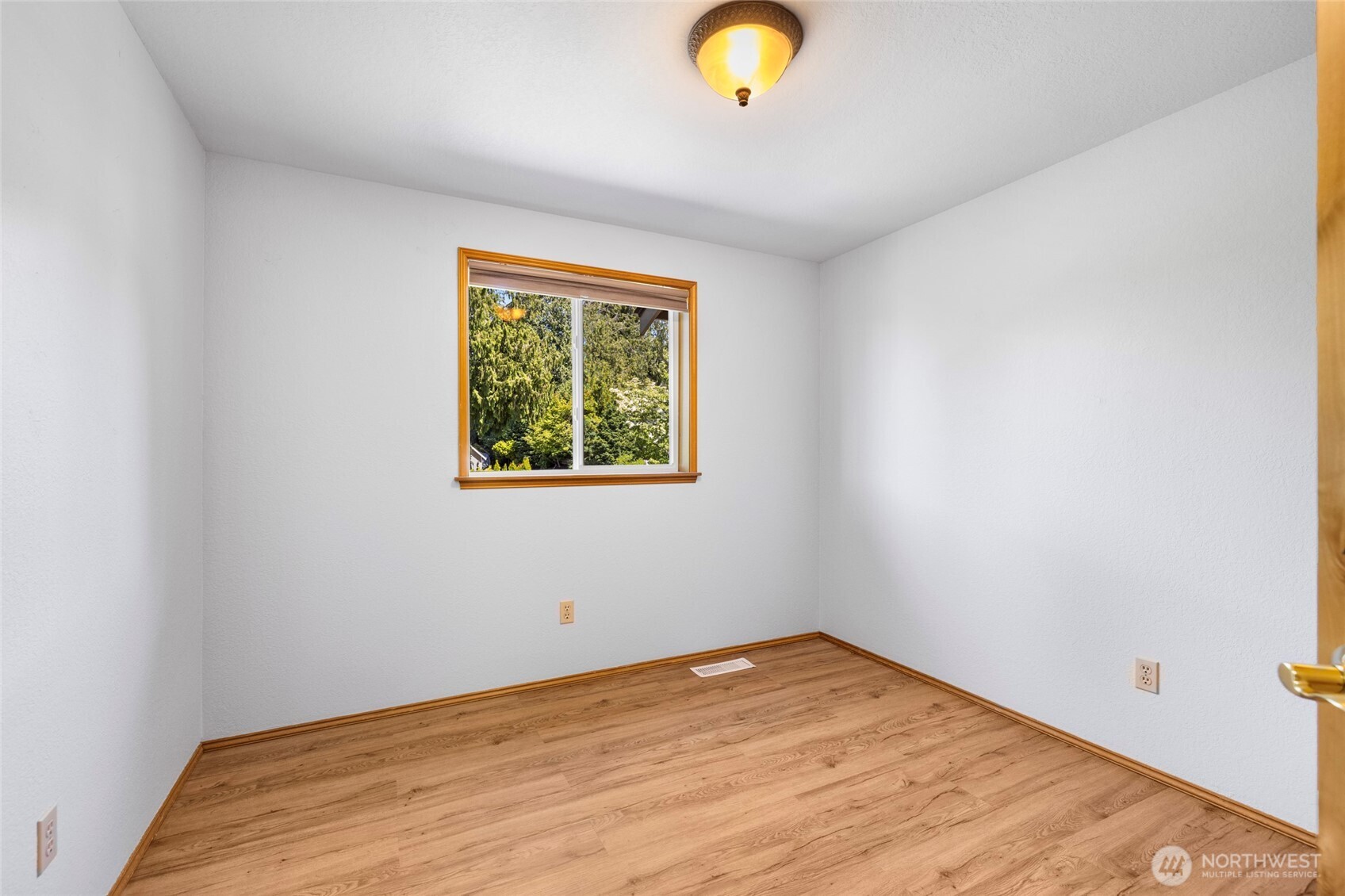 801 North Waugh Road Mount Vernon, WA 98273 - Photo 30 of 38