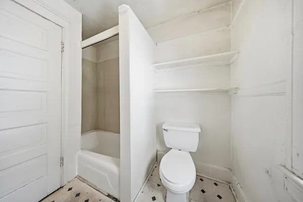 $94,900 | 108-110 East Iroquois Street, Freeport, IL 61032