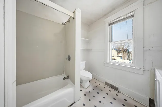 $99,900 | 108-110 East Iroquois Street, Freeport, IL 61032