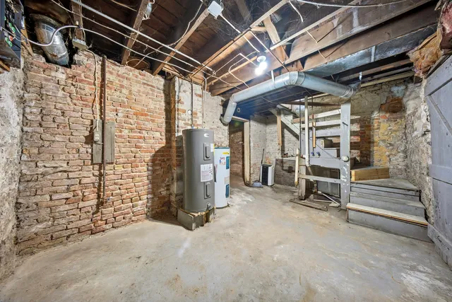 $99,900 | 108-110 East Iroquois Street, Freeport, IL 61032