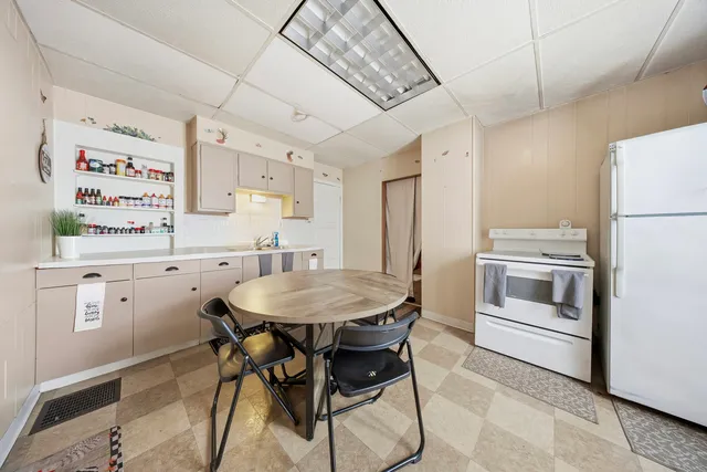 $99,900 | 108-110 East Iroquois Street, Freeport, IL 61032