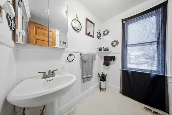 $94,900 | 108-110 East Iroquois Street, Freeport, IL 61032