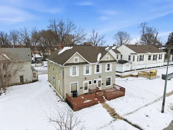 $94,900 | 108-110 East Iroquois Street, Freeport, IL 61032