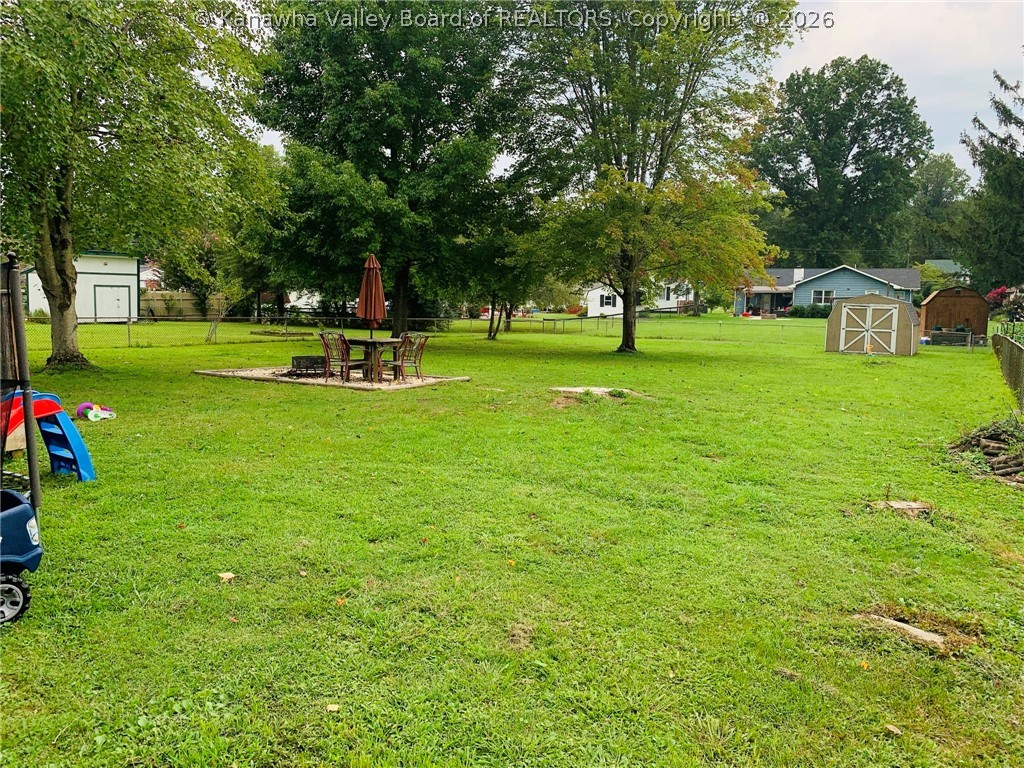 2037 Shadyside Road St. Albans, WV 25177 - Photo 3 of 24 Gallery Image 3
