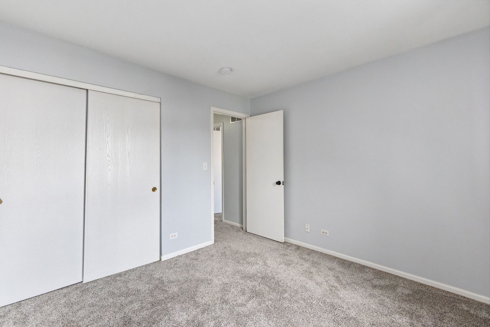 199 North Oakhurst Drive, Unit 199 Aurora, IL 60504 - Photo 19 of 25 a view of an empty room