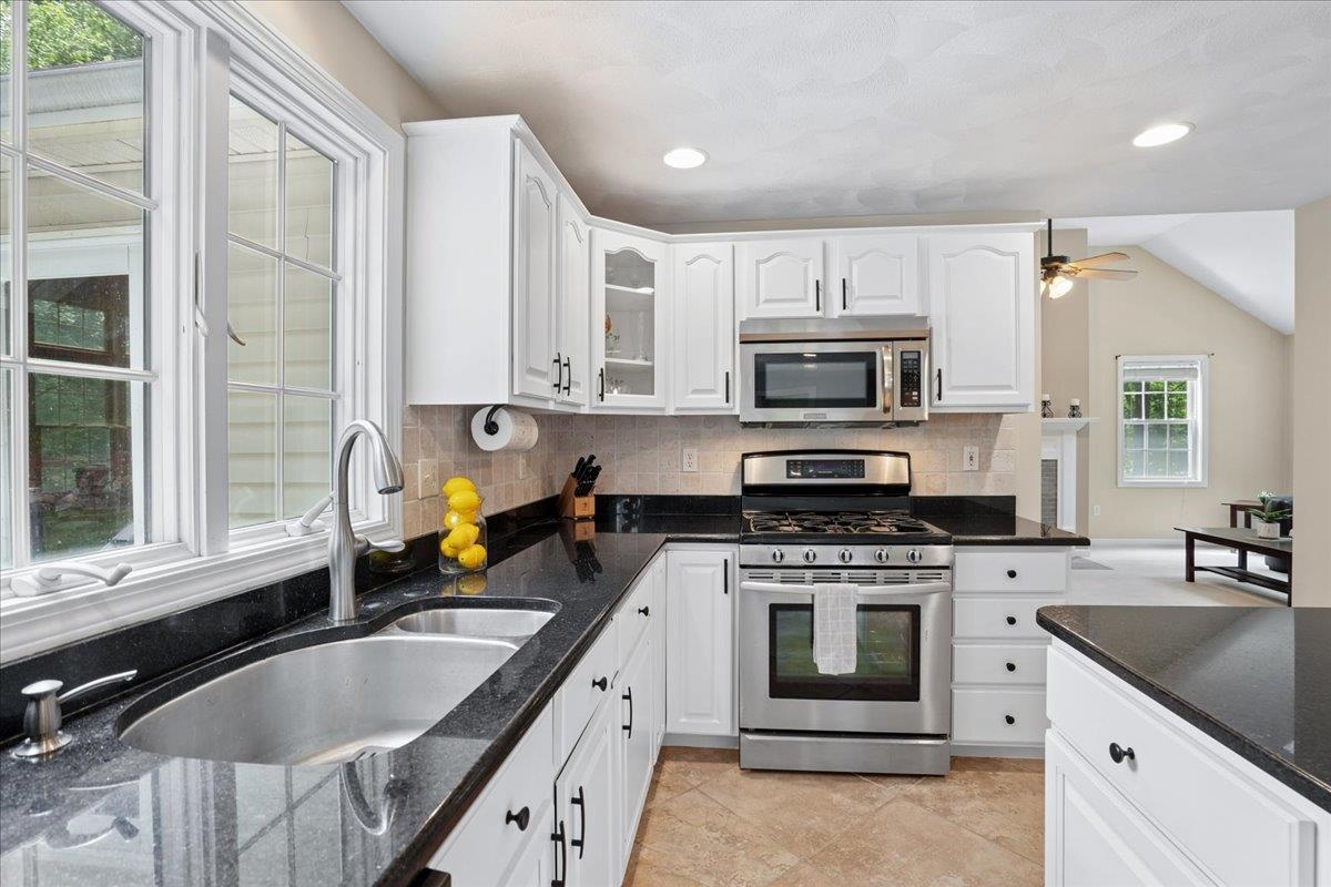 56 Patriot Road Tyngsborough, MA 01879 - Photo 9 of 55