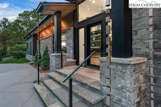 a view of house and outdoor space