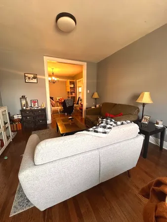 $1,950 | 1817 South Peoria Street, Unit 2, Chicago, IL 60608