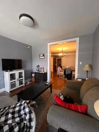 $1,950 | 1817 South Peoria Street, Unit 2, Chicago, IL 60608