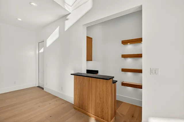 $1,495,000 | 400 Emerald Way, Horseshoe Bay, TX 78657