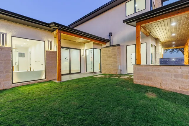 $1,495,000 | 400 Emerald Way, Horseshoe Bay, TX 78657