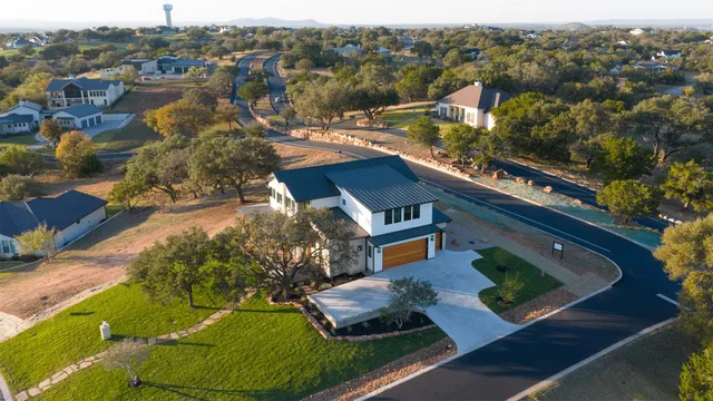 $1,495,000 | 400 Emerald Way, Horseshoe Bay, TX 78657