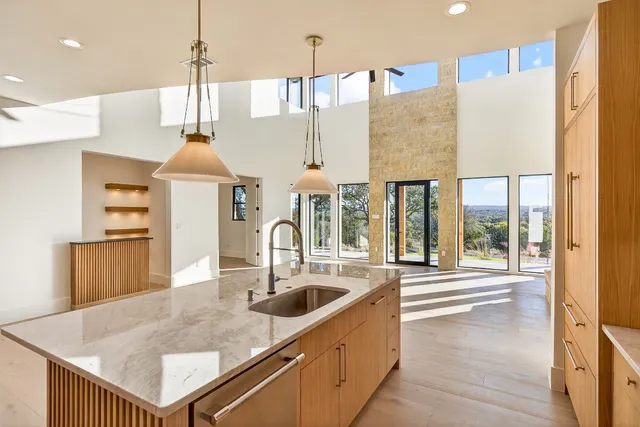 $1,495,000 | 400 Emerald Way, Horseshoe Bay, TX 78657