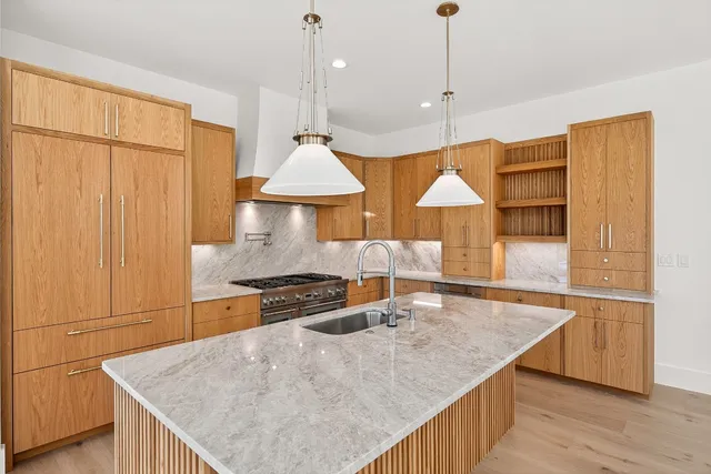 $1,495,000 | 400 Emerald Way, Horseshoe Bay, TX 78657