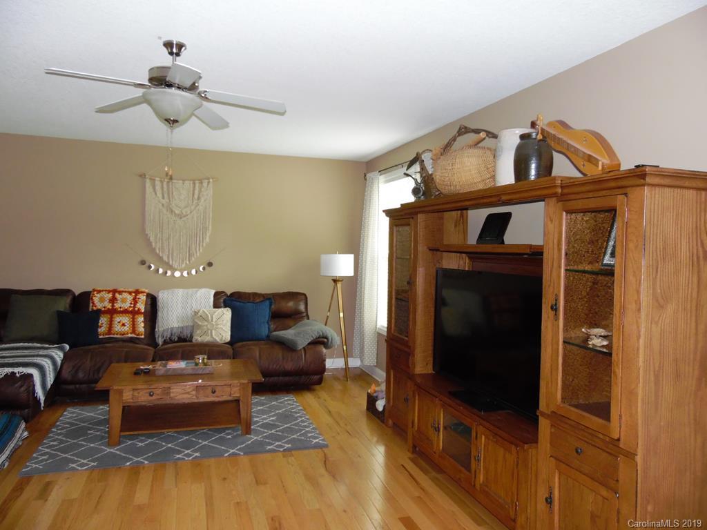 805 Worley Road Marion, NC 28752 - Photo 11 of 28 Gallery Image 11