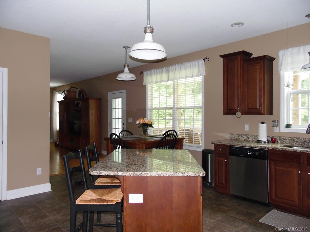 805 Worley Road Marion, NC 28752 - Photo 7 of 28 Gallery Image 7