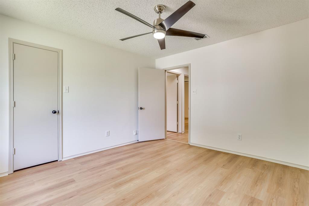 912 Blue Ridge Drive Burleson, TX 76028 - Photo 20 of 32