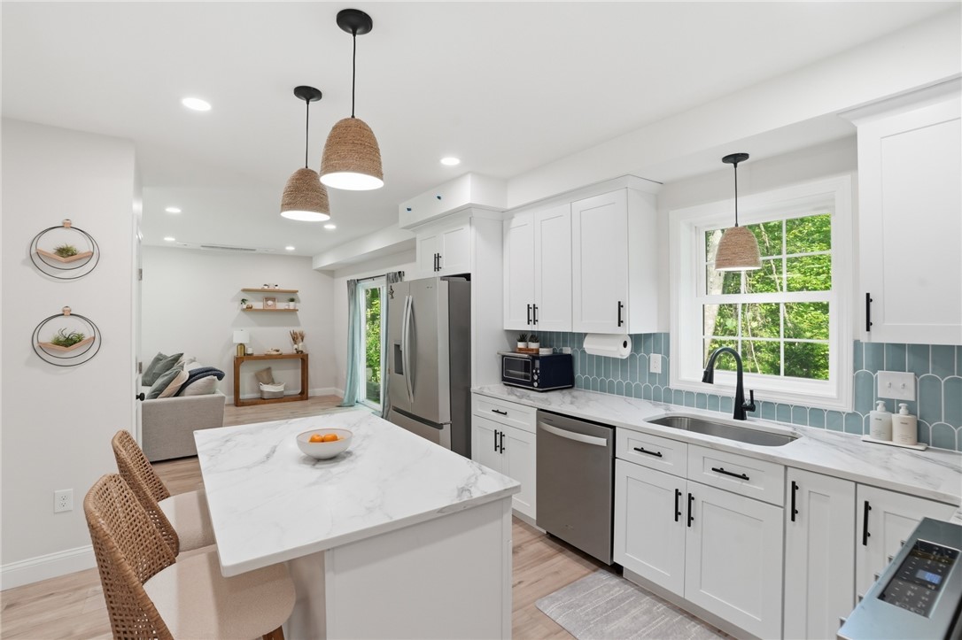 72 Wilbur Road Lincoln, RI 02865 - Photo 6 of 46